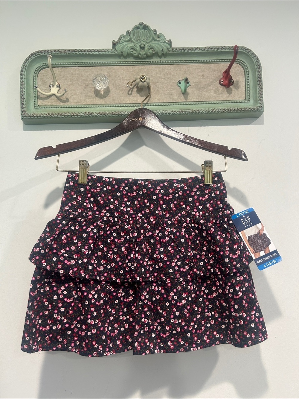 GAP Black Mini tiered ruffle mini skirt with Pink & White Floral Print large new